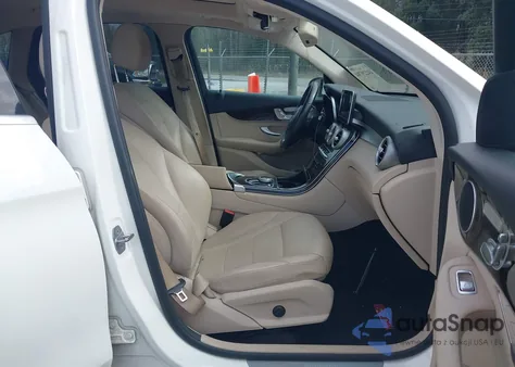 2017 Mercedes-Benz Glc 300 z USA, uszkodzony, nr VIN WDC0G4JBXHF221983